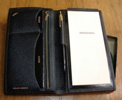 detail_2221_memo_wallet_website.jpg