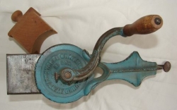 detail_2402_grater_2B.jpg