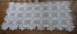 detail_2969_Crochet_table_scarf_sized.jpg