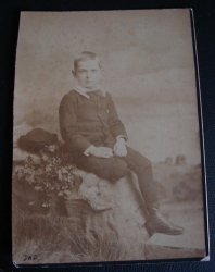 detail_3300_1890s_boy.jpg