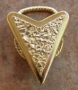 NUGGET DESIGN SCARF HOLDER