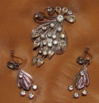 CRYSTAL RHINESTONE BROOCH SET